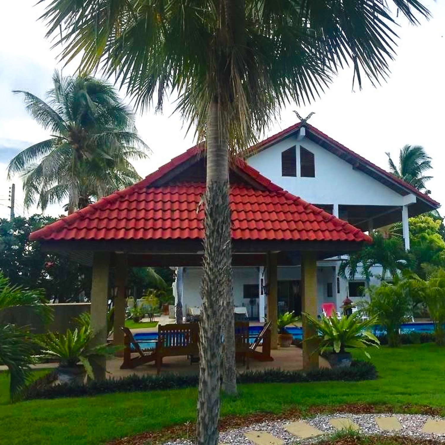 A garden bungalow — Lyndale Lodge